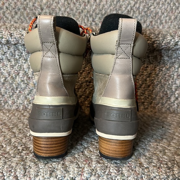 Sorel hiker boots - Picture 4 of 5